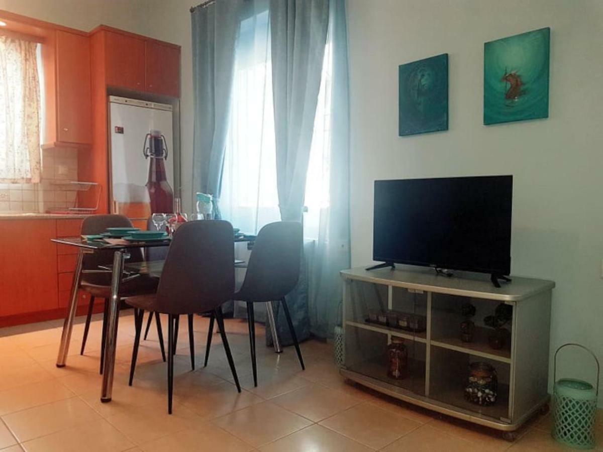 Cozy Apartment Near Monastiraki Athena Bagian luar foto
